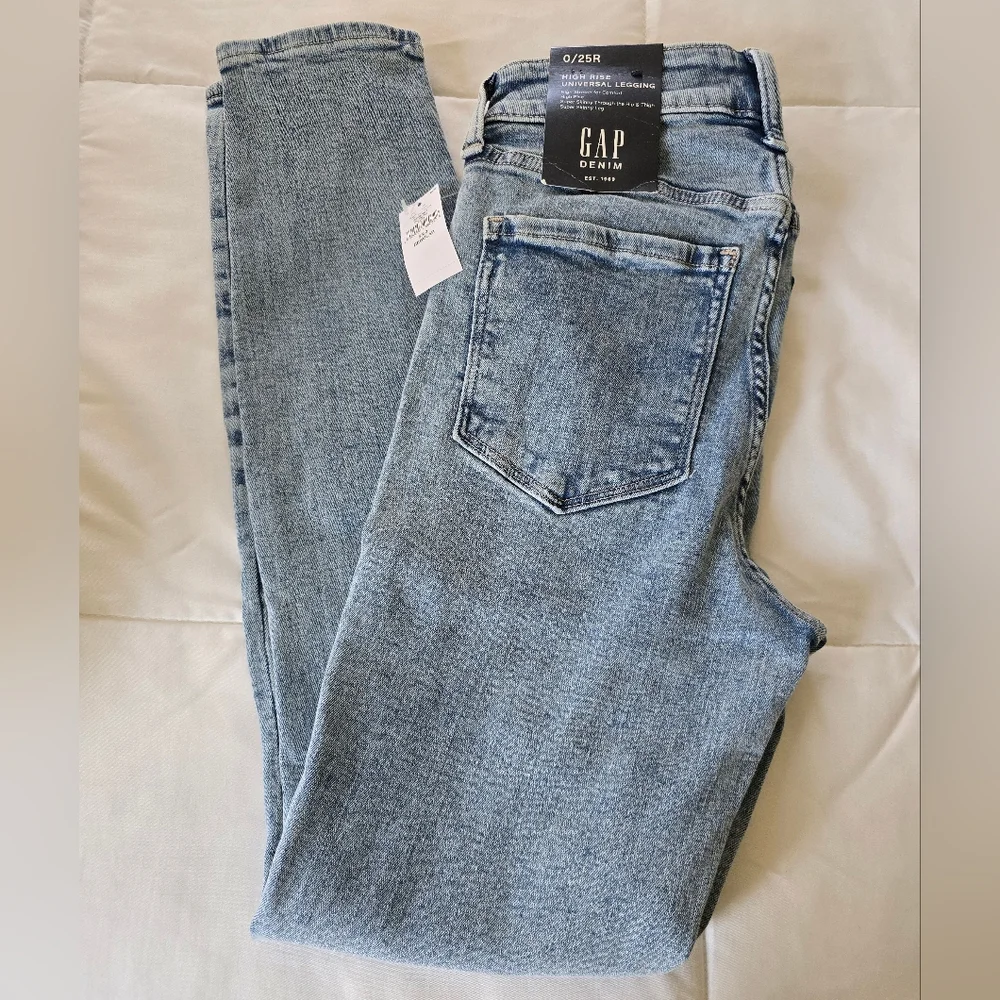 NWT Gap High Rise Universal Legging - Picture 3 of 6